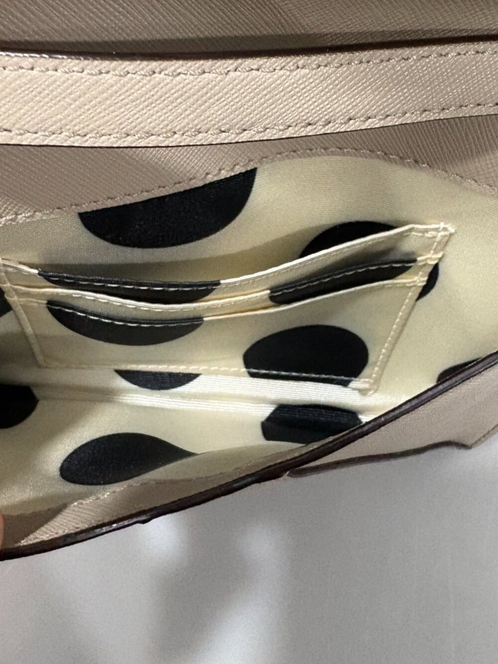 Kate Spade New York Saffiano Leather Taupe Envelope Crossbody Bag Cedar Street - Picture 4 of 7